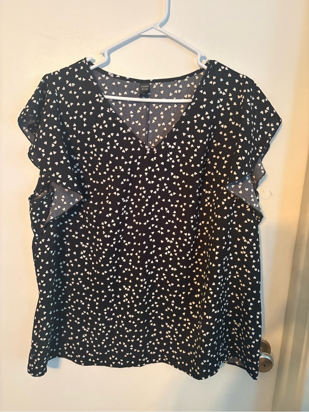 Emery Rose size 2XL Black Heart-Print Ruffle-Sleeve Blouse